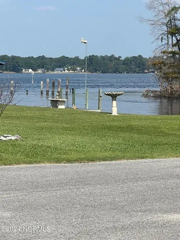 $399,000 | 36 Inlet Way, Chocowinity, NC 27817