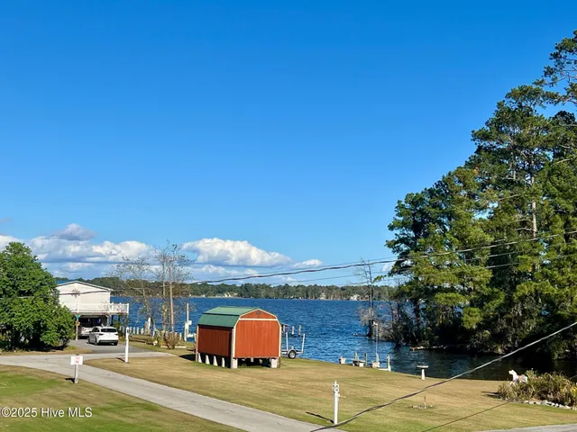 $399,000 | 36 Inlet Way, Chocowinity, NC 27817