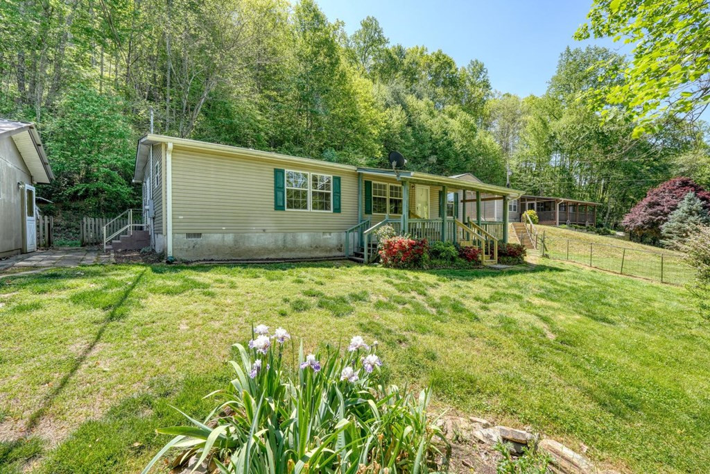 832 Canyon Road Marble, NC 28905 - Photo 12 of 48