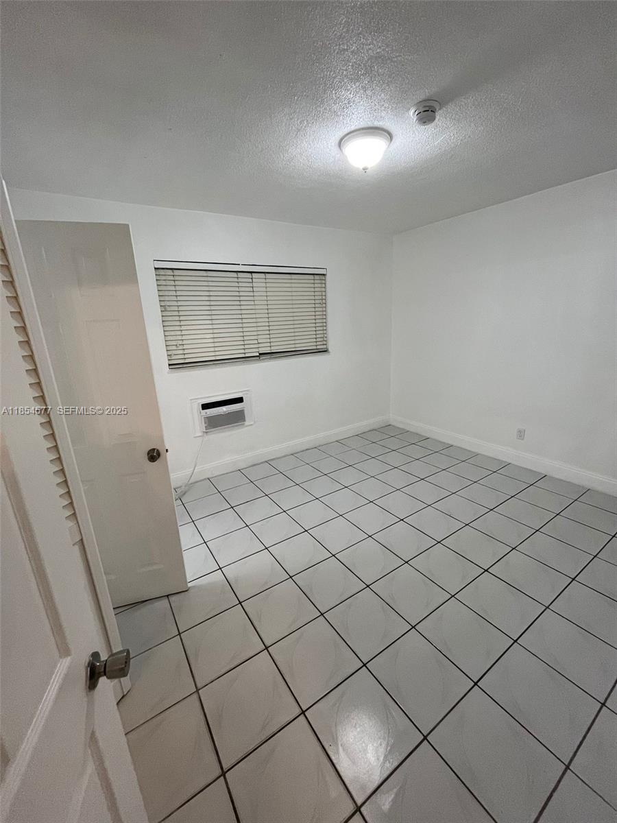 7155 Rue Notre Dame, Unit 4 Miami Beach, FL 33141 - Photo 9 of 9