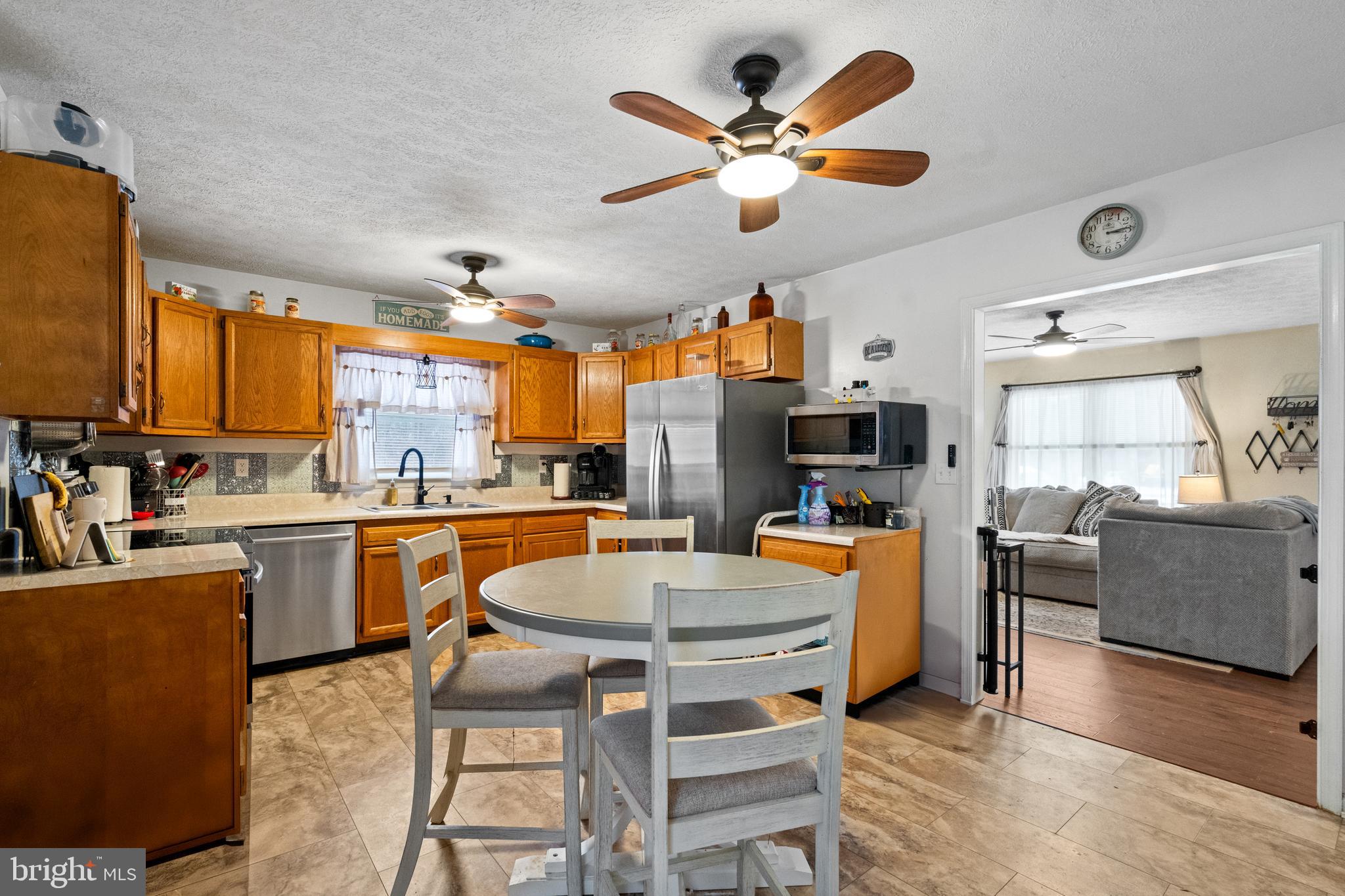 25282 Independence Road Unionville, VA 22567 - Photo 11 of 33 Eat in Kitchen with ceiling fan