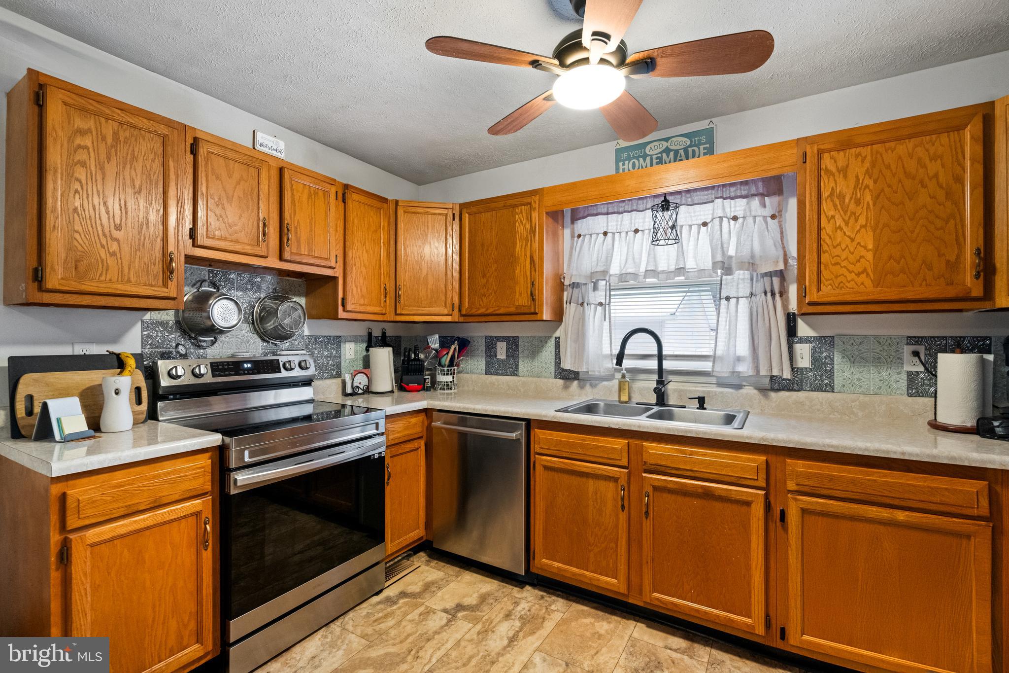 25282 Independence Road Unionville, VA 22567 - Photo 10 of 33 Plenty of cabinets in the kitchen