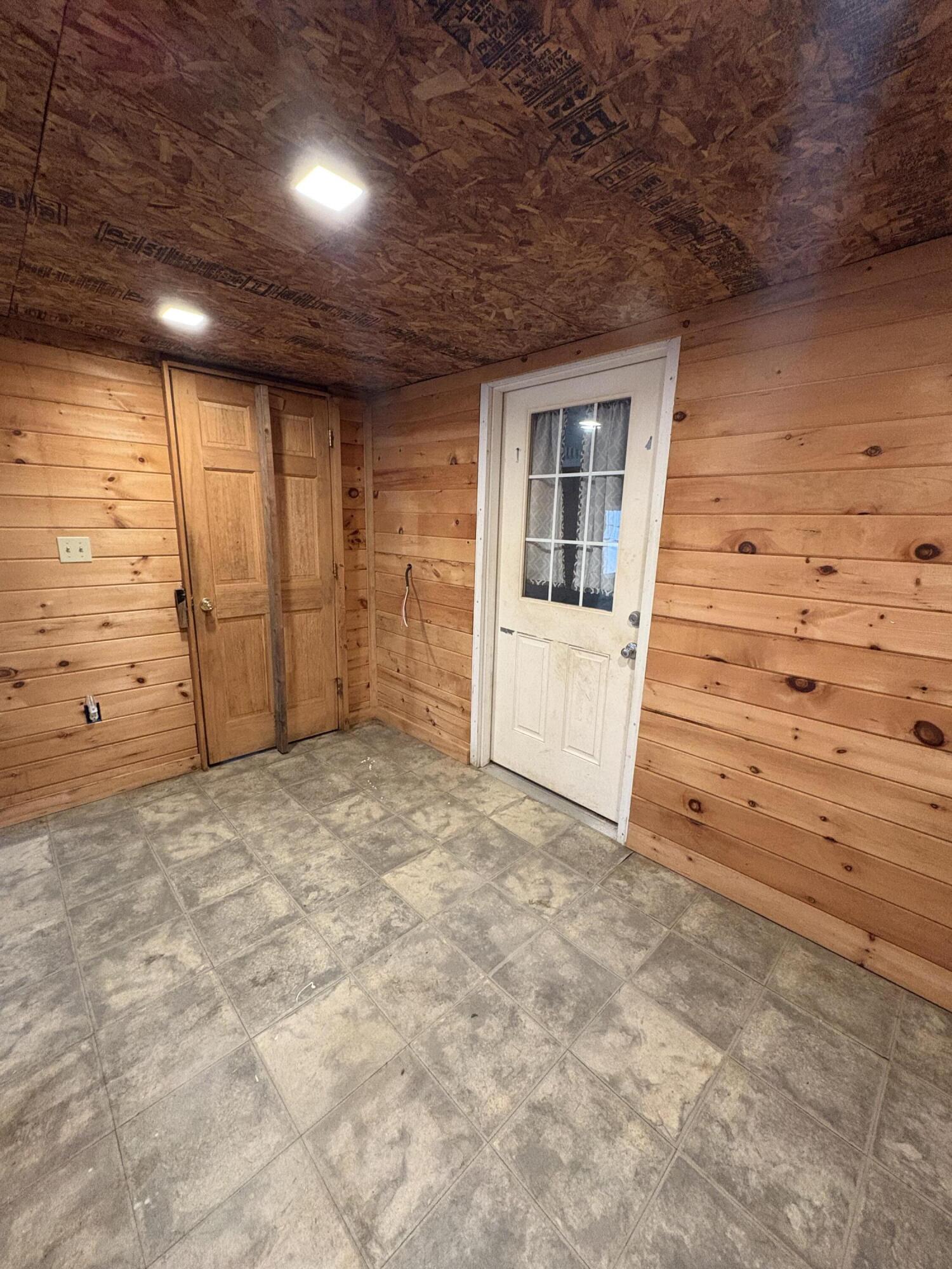 1295 South Main Street Lincoln, ME 04457 - Photo 20 of 41 IMG_8679