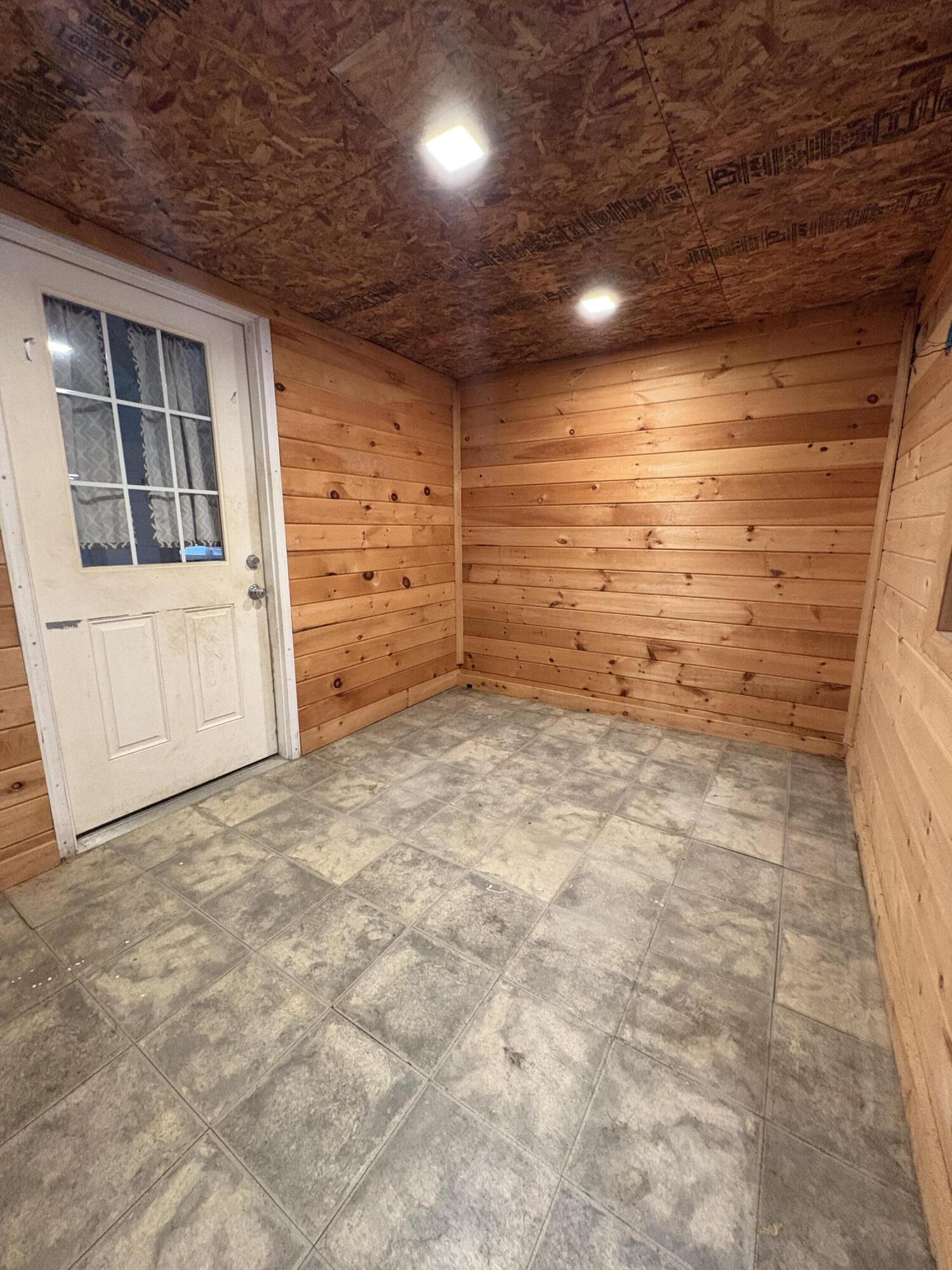 1295 South Main Street Lincoln, ME 04457 - Photo 22 of 41 IMG_8677