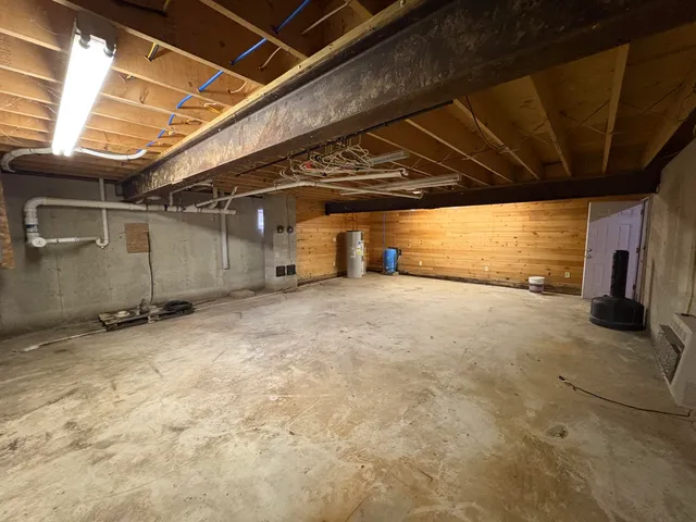 $99,000 | 1295 South Main Street, Lincoln, ME 04457