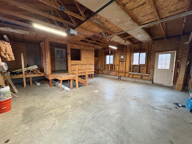 $99,000 | 1295 South Main Street, Lincoln, ME 04457