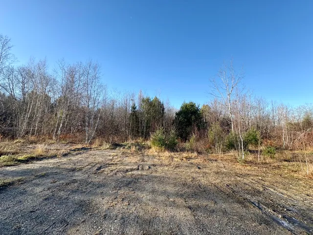 $99,000 | 1295 South Main Street, Lincoln, ME 04457