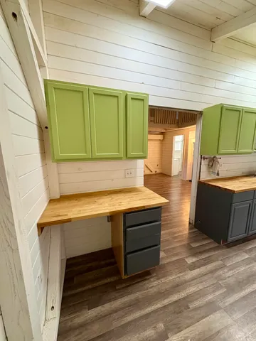 $99,000 | 1295 South Main Street, Lincoln, ME 04457