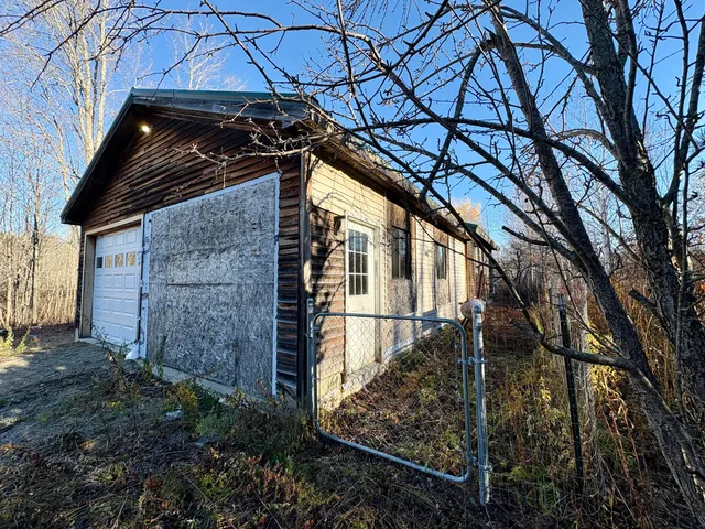 $99,000 | 1295 South Main Street, Lincoln, ME 04457