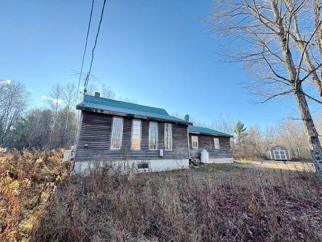 $99,000 | 1295 South Main Street, Lincoln, ME 04457