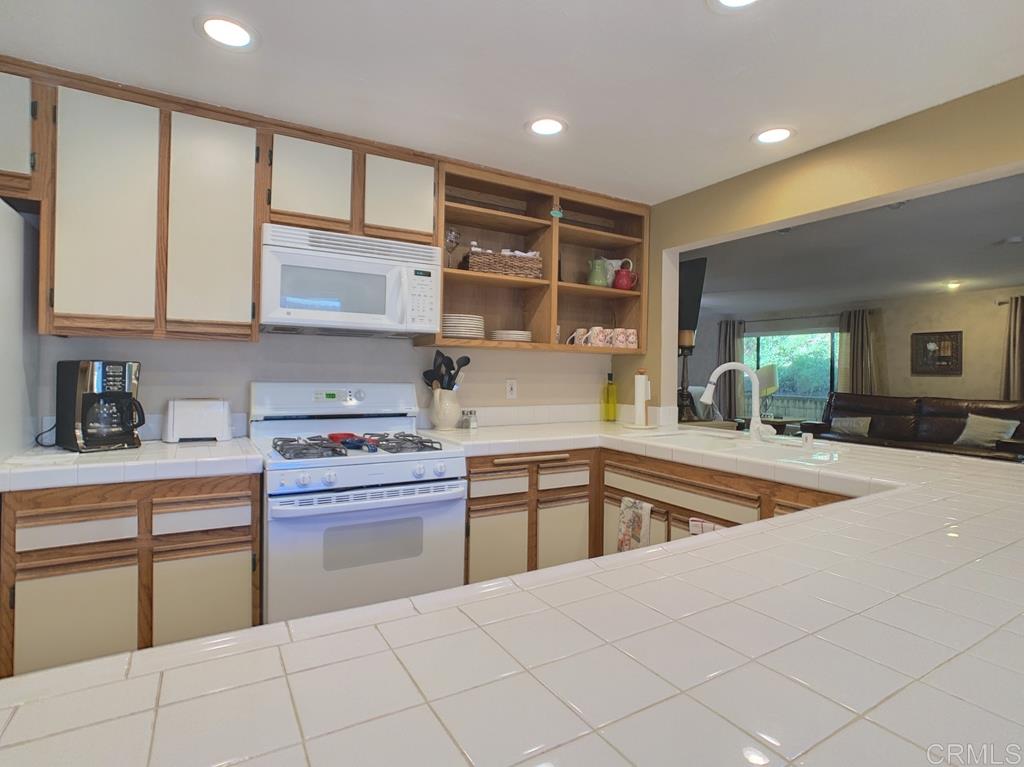 8466 Sunview Drive El Cajon, CA 92021 - Photo 10 of 23