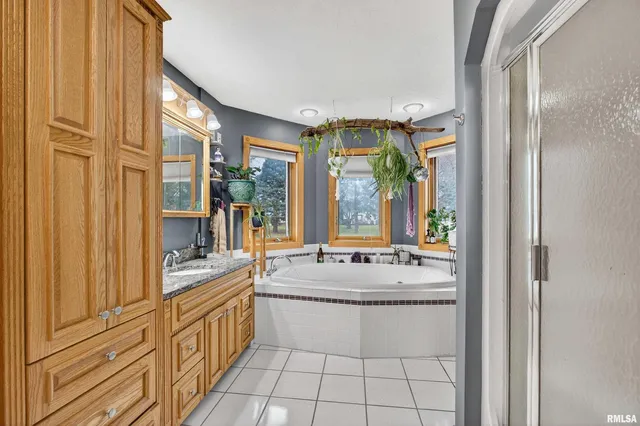 $639,900 | 20664 North Brady Street, Davenport, IA 52806