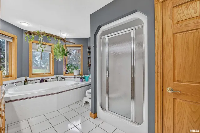 $639,900 | 20664 North Brady Street, Davenport, IA 52806