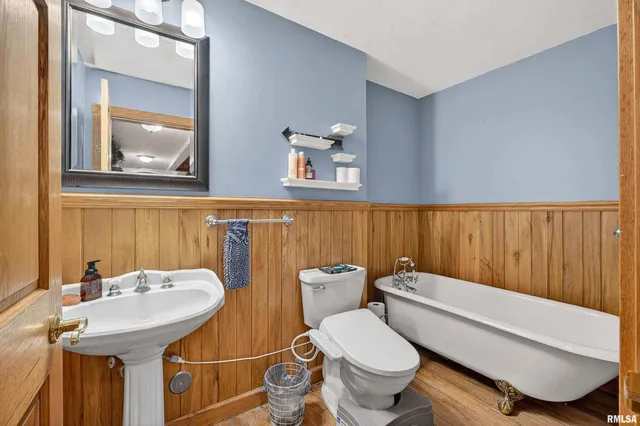 $639,900 | 20664 North Brady Street, Davenport, IA 52806