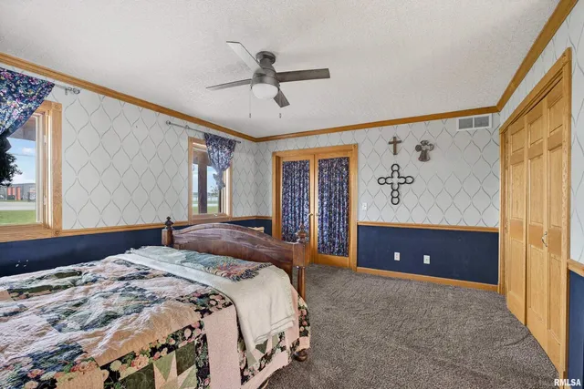 $639,900 | 20664 North Brady Street, Davenport, IA 52806