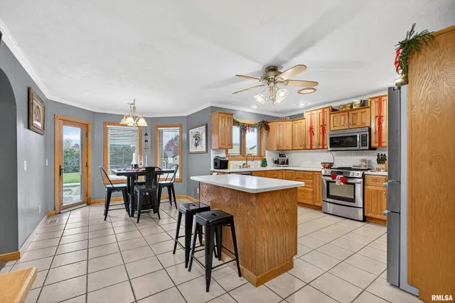 $639,900 | 20664 North Brady Street, Davenport, IA 52806