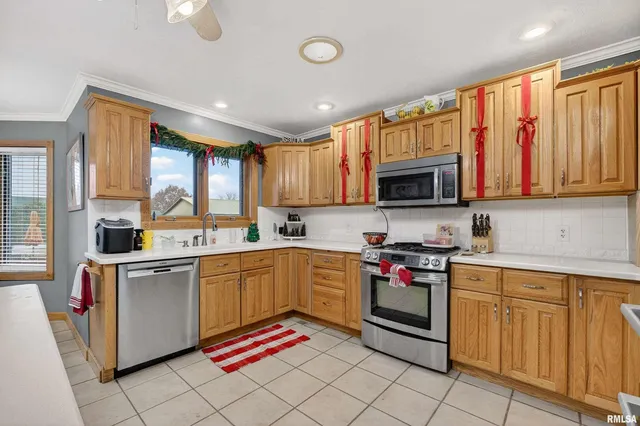 $639,900 | 20664 North Brady Street, Davenport, IA 52806