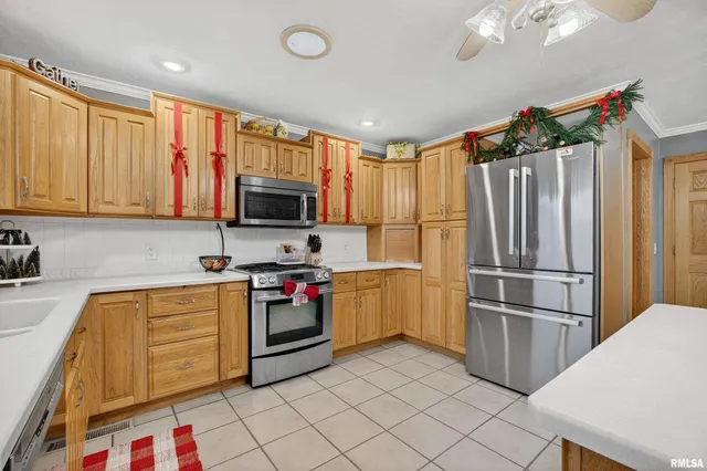 $639,900 | 20664 North Brady Street, Davenport, IA 52806