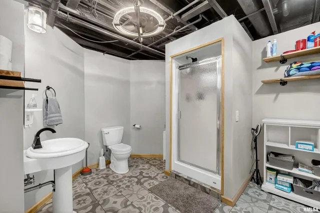 $639,900 | 20664 North Brady Street, Davenport, IA 52806