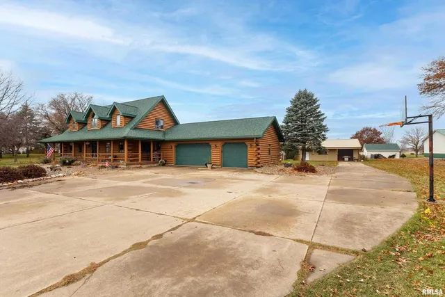 $639,900 | 20664 North Brady Street, Davenport, IA 52806