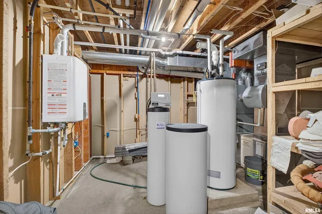 $639,900 | 20664 North Brady Street, Davenport, IA 52806