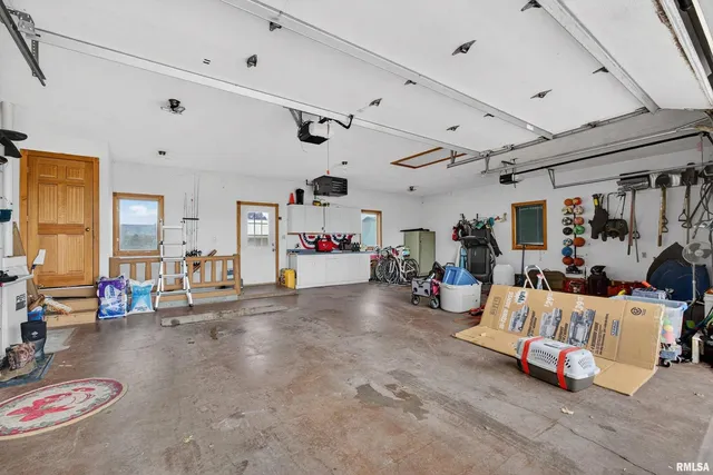 $639,900 | 20664 North Brady Street, Davenport, IA 52806