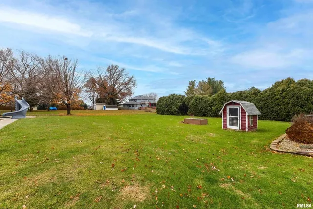 $639,900 | 20664 North Brady Street, Davenport, IA 52806