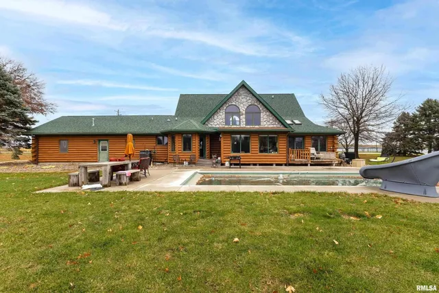 $639,900 | 20664 North Brady Street, Davenport, IA 52806