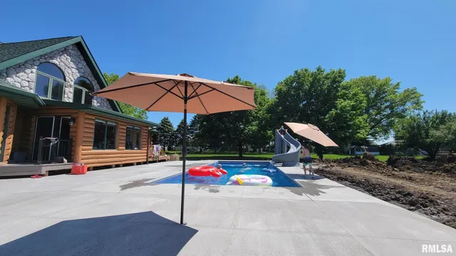 $639,900 | 20664 North Brady Street, Davenport, IA 52806