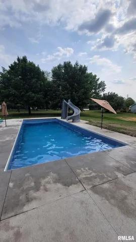 $639,900 | 20664 North Brady Street, Davenport, IA 52806