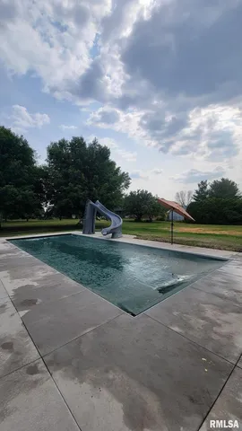 $639,900 | 20664 North Brady Street, Davenport, IA 52806