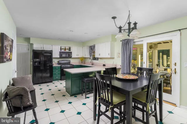 $899,900 | 2 Chambers Court, Robbinsville, NJ 08691