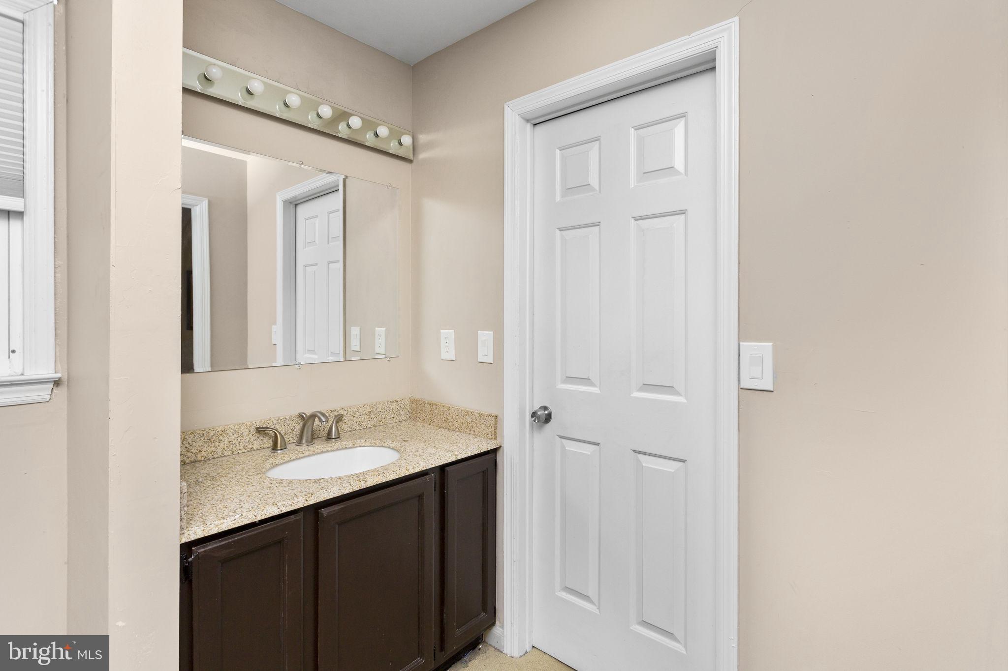 2 Chambers Court Robbinsville, NJ 08691 - Photo 31 of 56