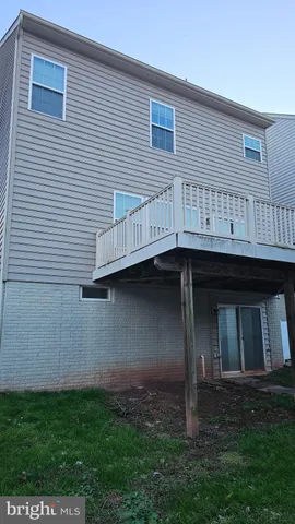 a view of backyard of house