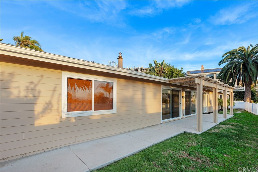 124 Avenida Trieste San Clemente, CA 92672 - Photo 2 of 15