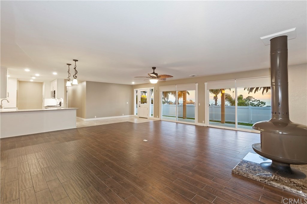 124 Avenida Trieste San Clemente, CA 92672 - Photo 7 of 15