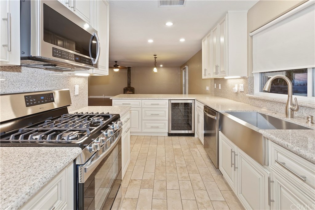 124 Avenida Trieste San Clemente, CA 92672 - Photo 9 of 15