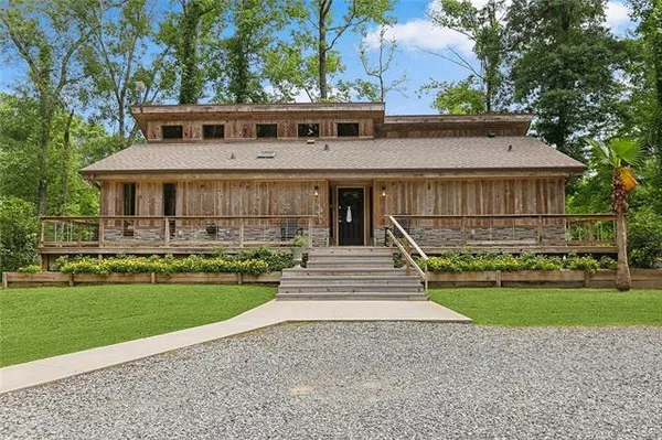 $670,000 | 132 Pine Oak Drive, Covington, LA 70433