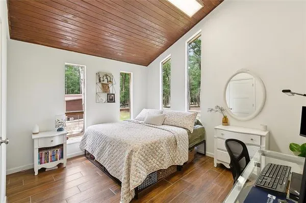 $670,000 | 132 Pine Oak Drive, Covington, LA 70433