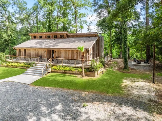 $680,000 | 132 Pine Oak Drive, Covington, LA 70433