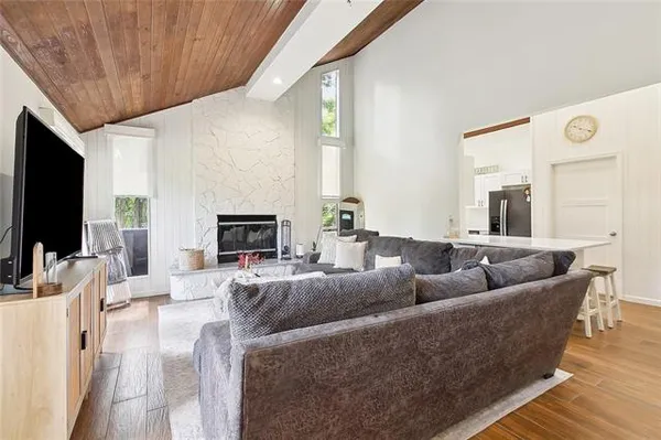 $670,000 | 132 Pine Oak Drive, Covington, LA 70433