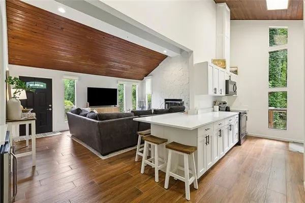 $670,000 | 132 Pine Oak Drive, Covington, LA 70433