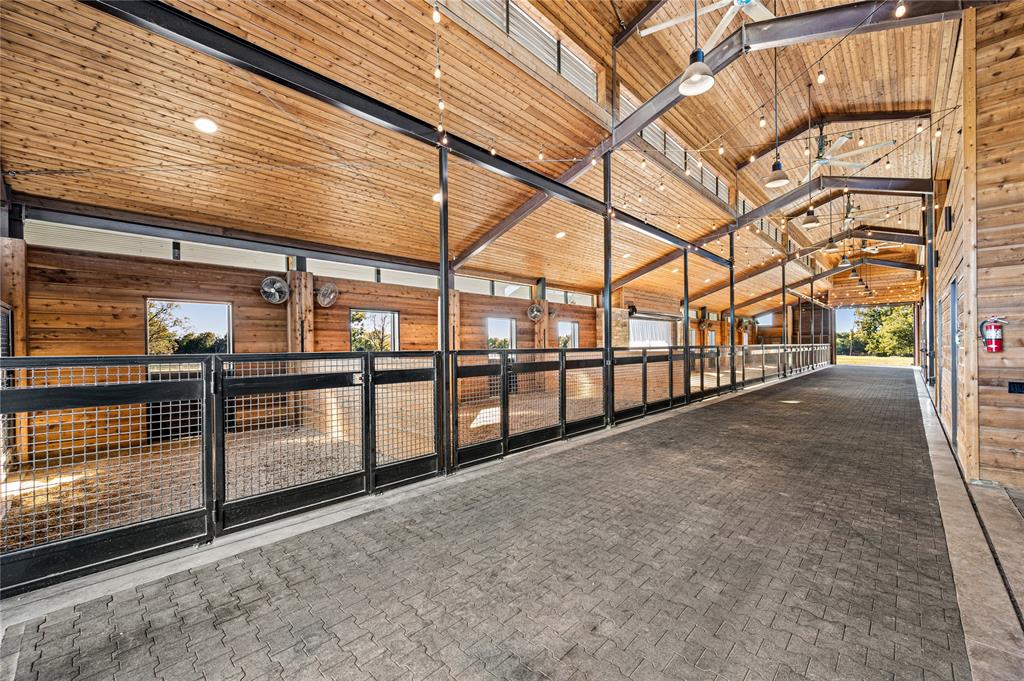 520 High Rdg Drive McKinney, TX 75071 - Photo 14 of 39 a view of a porch
