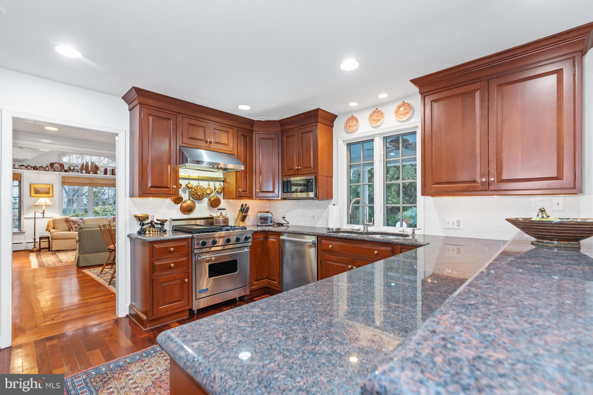 901 Stuart Road Wilmington, DE 19807 - Photo 16 of 58 Raised granite countertop