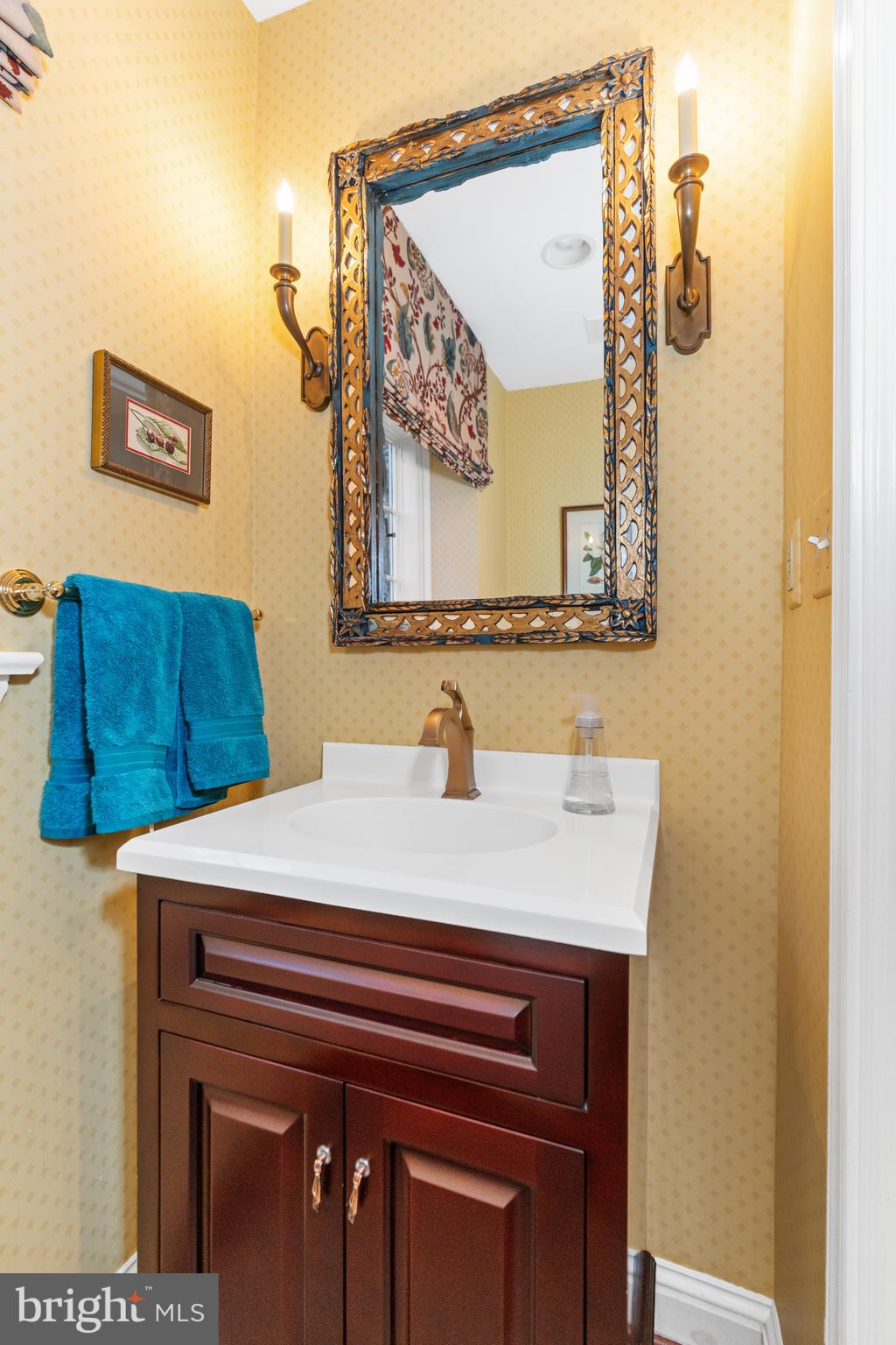 901 Stuart Road Wilmington, DE 19807 - Photo 19 of 58 Half bath on main level