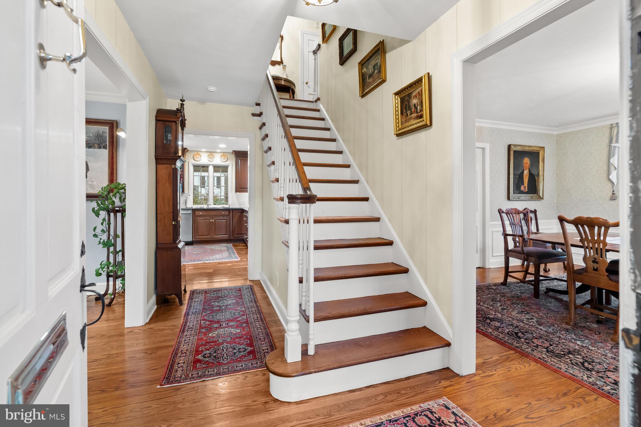 901 Stuart Road Wilmington, DE 19807 - Photo 7 of 58 Center hall staircase