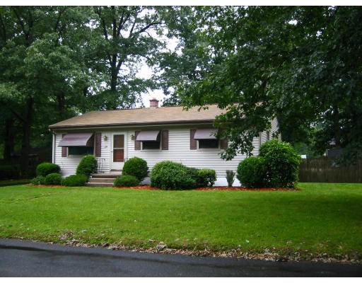 24 Mark Street Springfield, MA 01129 - Photo 3 of 8