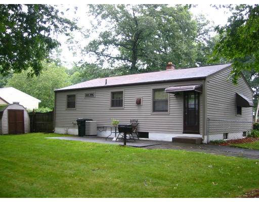 24 Mark Street Springfield, MA 01129 - Photo 5 of 8