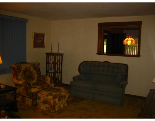 24 Mark Street Springfield, MA 01129 - Photo 7 of 8