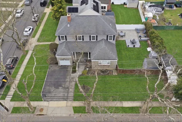 $1,150,000 | 577 Waukena Avenue, Oceanside, NY 11572